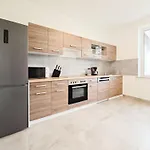 Tolstov - 3 - Kitchen - Balcony - 5 Min To Messe Dus Apartment Düsseldorf