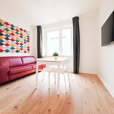 Tolstov - 3 - Kitchen - Balcony - 5 Min To Messe Dus Apartment *