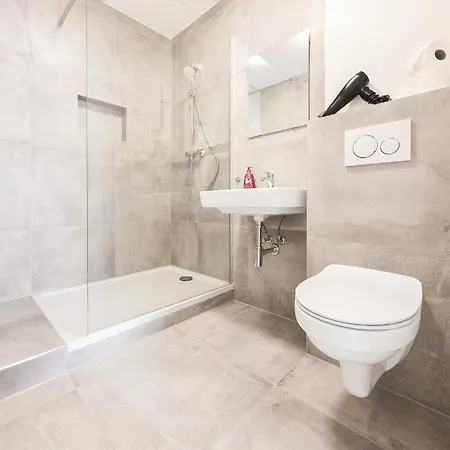 Apartment Tolstov - 3 - Kitchen - Balcony - 5 Min To Messe Dus Dusseldorf