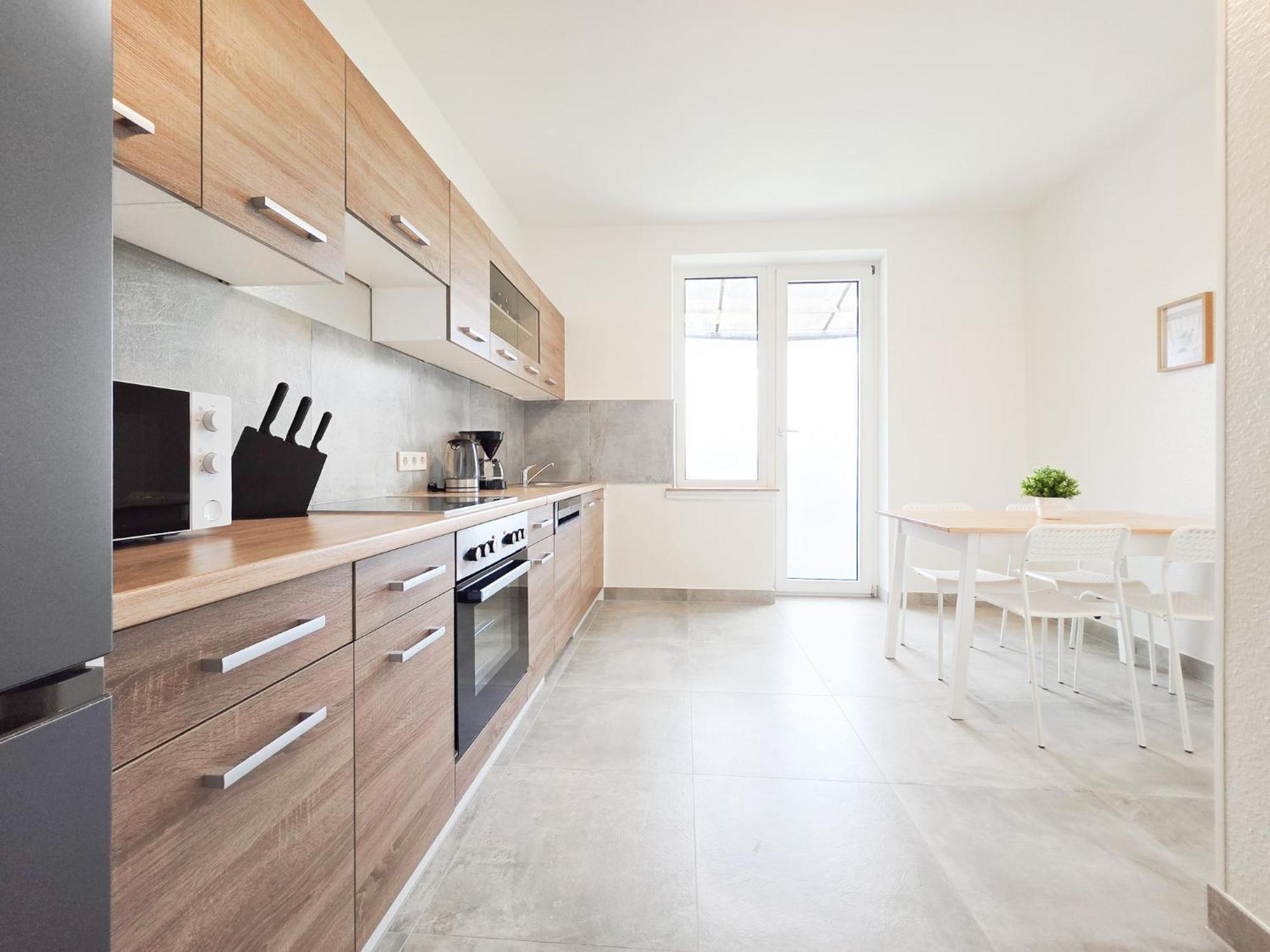 Tolstov - 3 - Kitchen - Balcony - 5 Min To Messe Dus * Düsseldorf