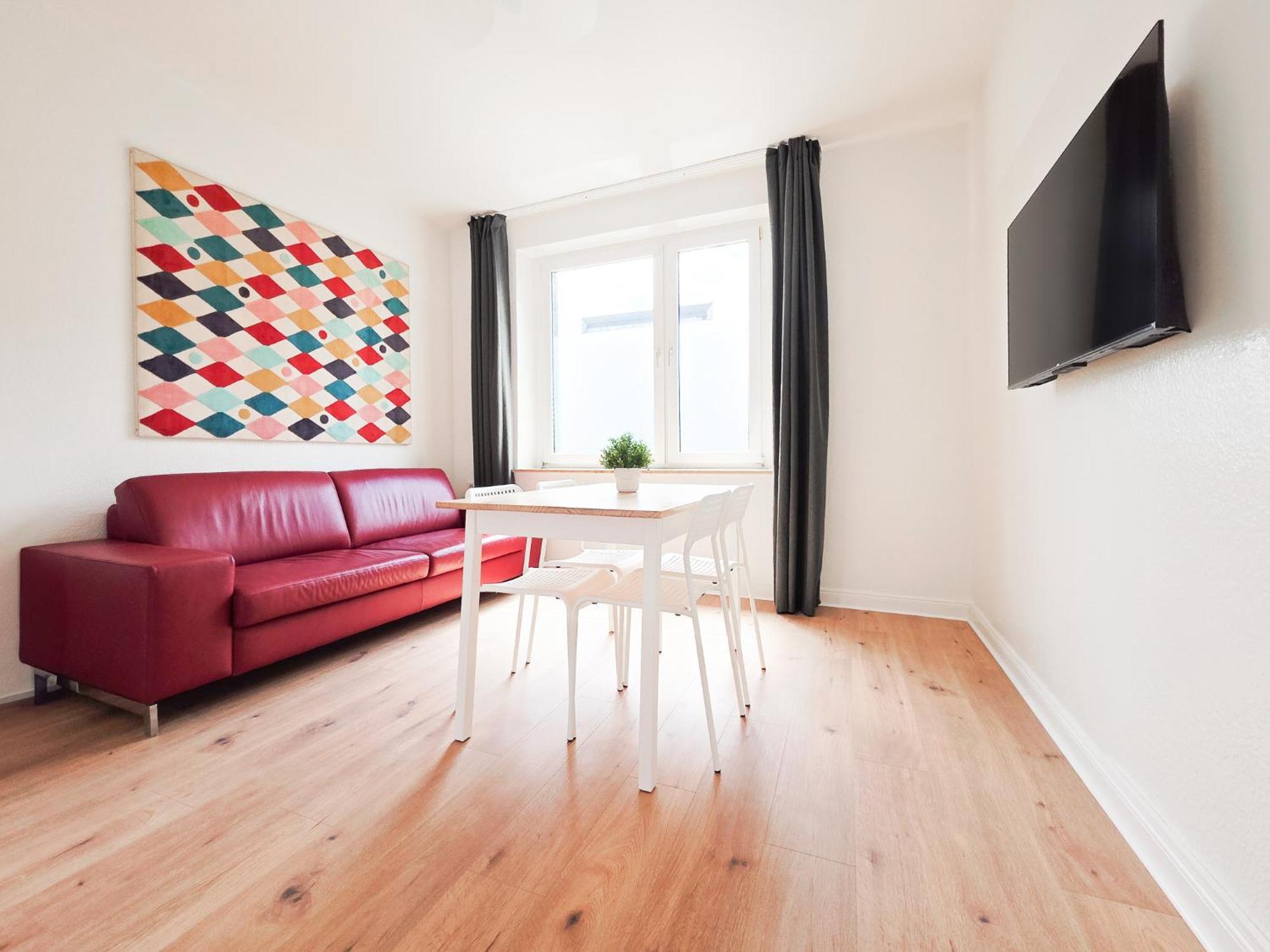 Tolstov - 3 - Kitchen - Balcony - 5 Min To Messe Dus Apartment *