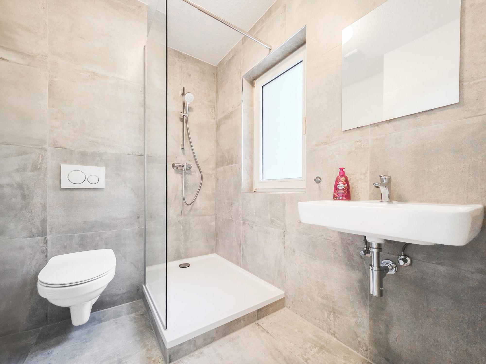 Apartment Tolstov - 3 - Kitchen - Balcony - 5 Min To Messe Dus *