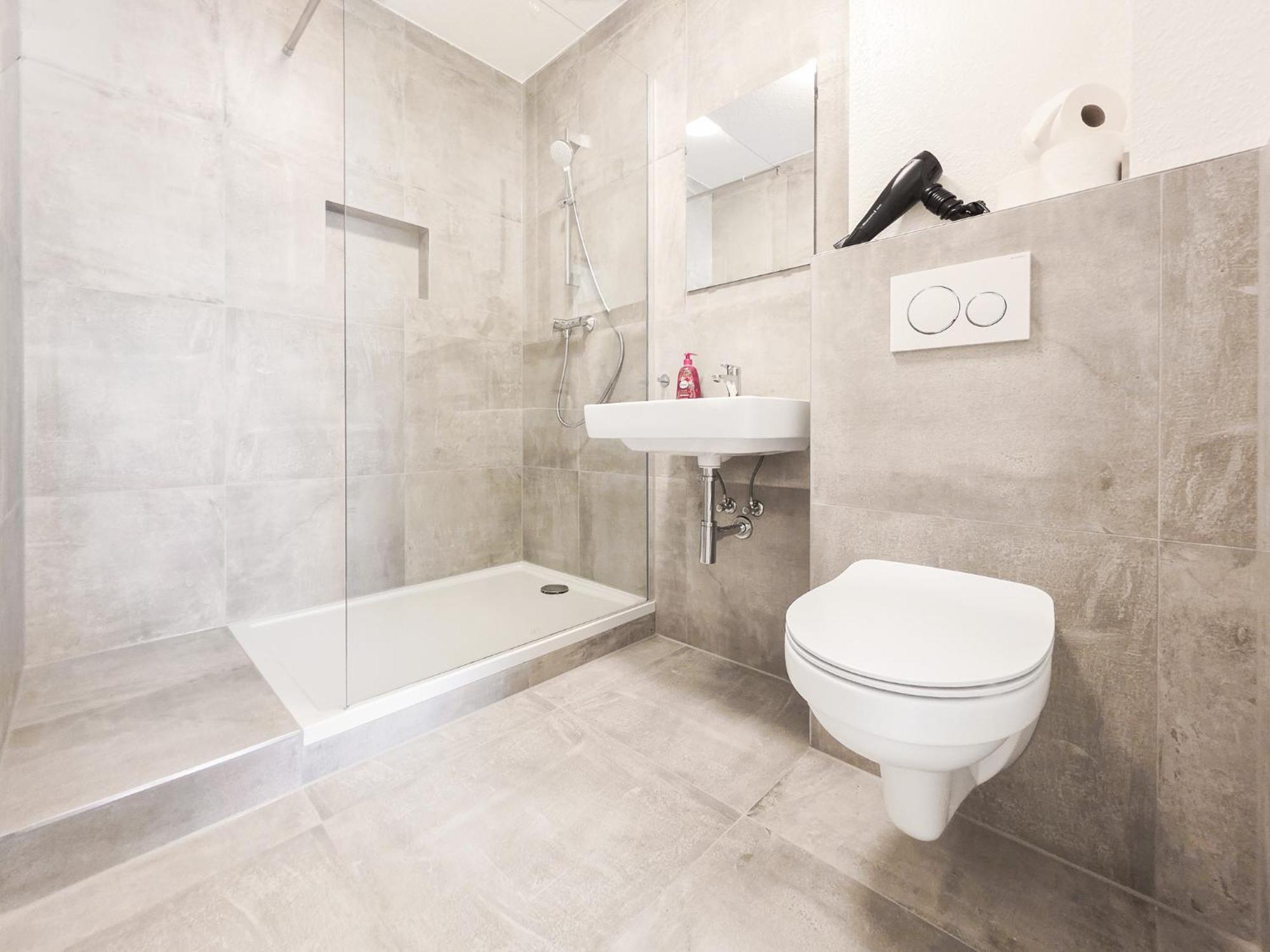 Apartment Tolstov - 3 - Kitchen - Balcony - 5 Min To Messe Dus Düsseldorf